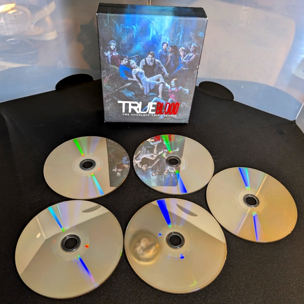 True Blood Blu-ray/DVD complete season 3 box set‎